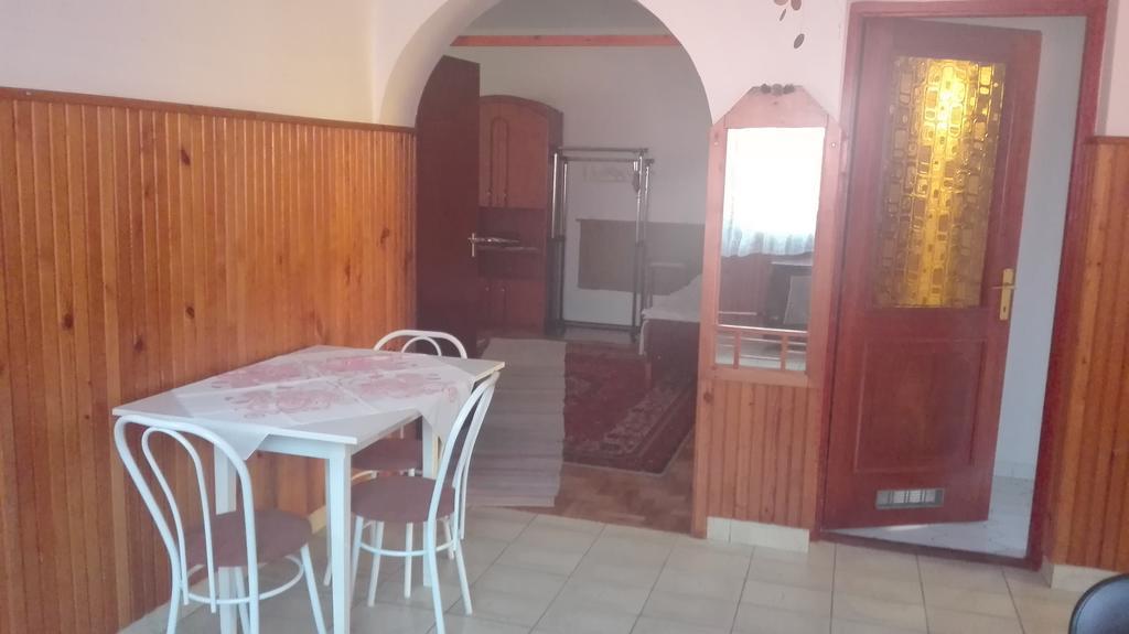 Plajbi Apartment Hajdúszoboszló Dış mekan fotoğraf