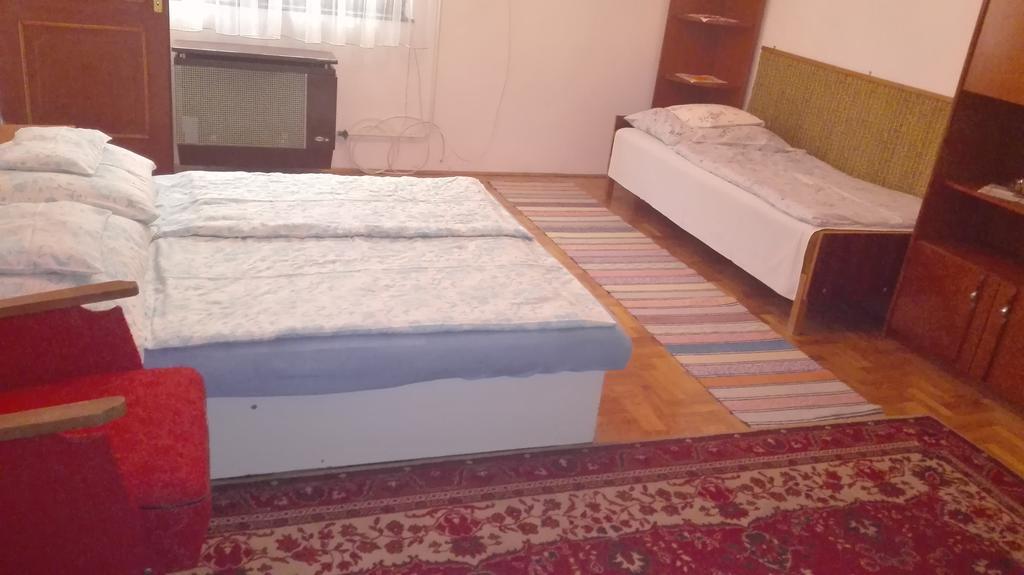 Plajbi Apartment Hajdúszoboszló Dış mekan fotoğraf
