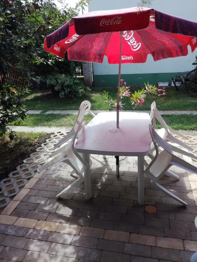 Plajbi Apartment Hajdúszoboszló Dış mekan fotoğraf