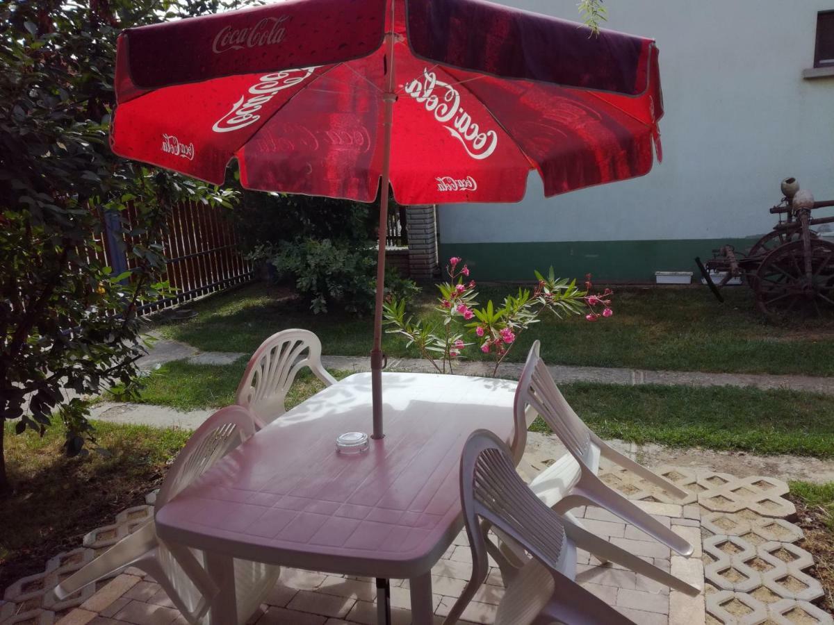 Plajbi Apartment Hajdúszoboszló Dış mekan fotoğraf