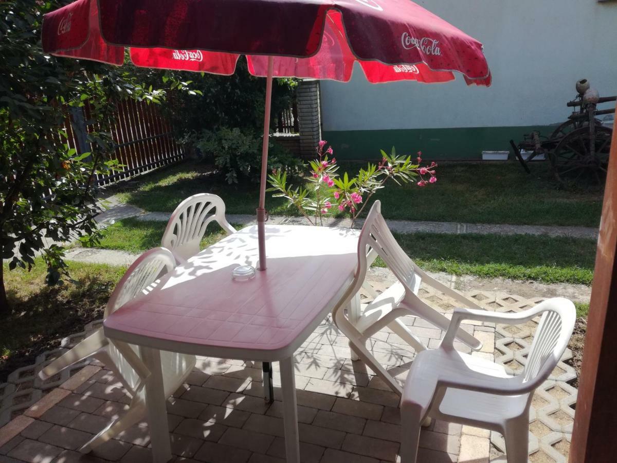 Plajbi Apartment Hajdúszoboszló Dış mekan fotoğraf